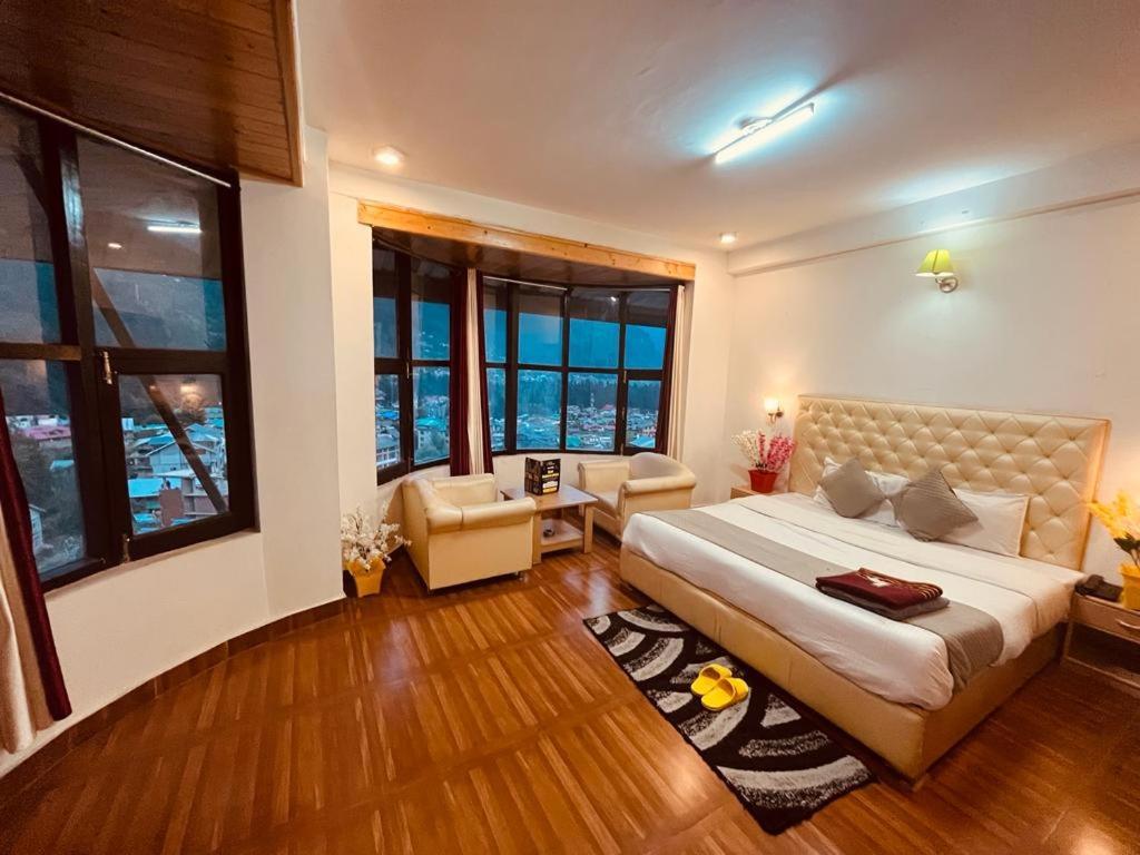 Hotel In Manali With Mountain View Near Mall Road Екстер'єр фото